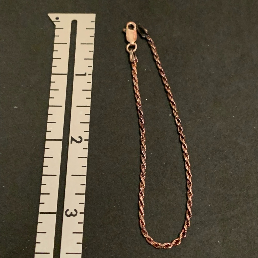 Dainty gold chain bracelet